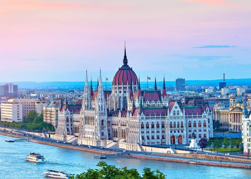 7-Facts-About-Hungary-for-Foreign-Investors-cover-2.jpg