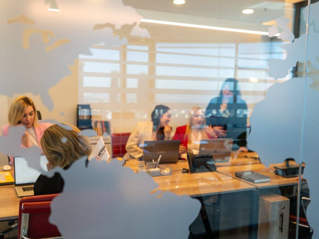 7 Advantages US EB 5 Visa Photo 2