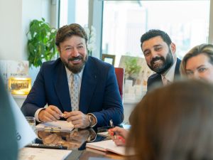 How to Apply for the U.S. EB 5 Visa 2.PHOTO